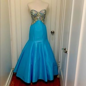 Light blue mermaid dress with rhinestones
